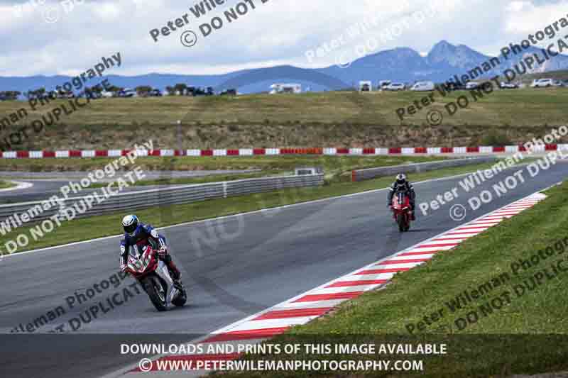 cadwell no limits trackday;cadwell park;cadwell park photographs;cadwell trackday photographs;enduro digital images;event digital images;eventdigitalimages;navarra;no limits trackdays;peter wileman photography;racing digital images;trackday digital images;trackday photos